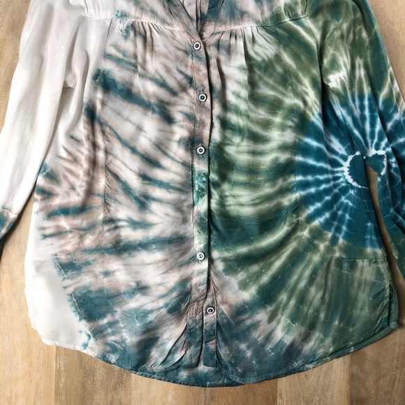 Whisper & Glow Tie Dye Button Down Top - Picture 4 of 8